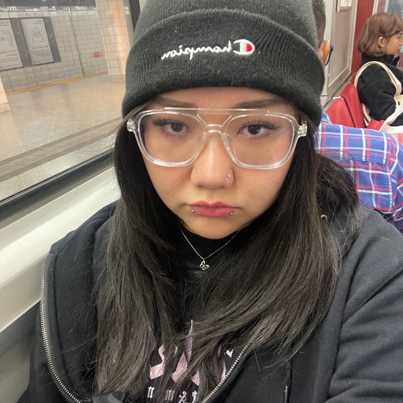 Meet your Posher, Vivienne - Picture 1 of 1